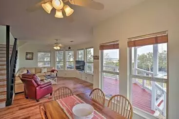 コテージ Canyon Lake Home W/ Game Room < 1 Mi To Boat Ramp!