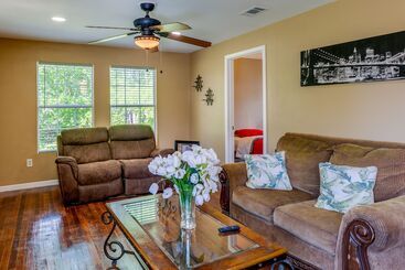 Vakantiehuisje Pet Friendly Victoria Home Kayak, Fish & Golf!