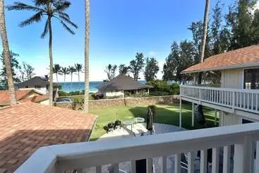 Waimanalo Beach Cottages