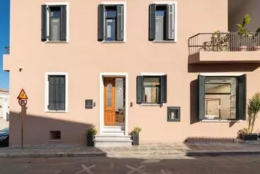 ホテル The Alma City