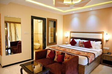 בית מלון כפרי Woods Inn Resort