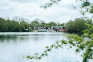 Residenssi 2bed House  Dudley Garden Wifi Tv