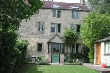 Ernies Cottage