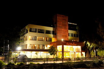 Hotelli Malhar Palace
