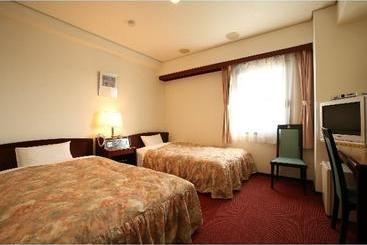 בית מלון כפרי Seven Seven Takaoka