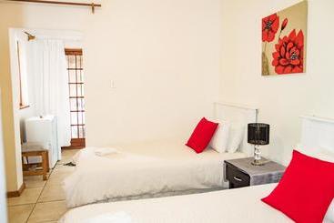 بنسيون Amanzi Guest House