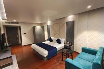 The Emerald Hotel & Siya Milan Banquets