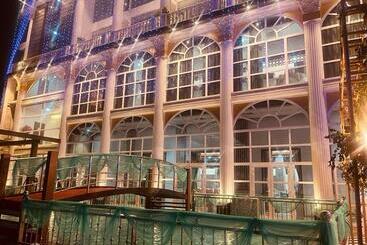 The Emerald Hotel & Siya Milan Banquets