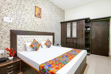 Hotel Fabexpress Aditya Guest House