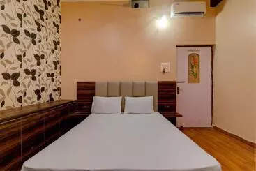 Spot On Hotel Elite