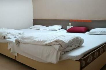 Hotell Surbhi Residency