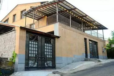 Kenut Hostel