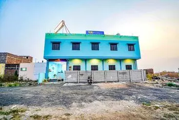 Hotel Fabexpress Evaan Deluxe Rooms