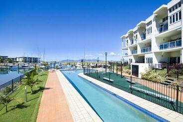 호텔 Beachside Magnetic Harbour Apartments