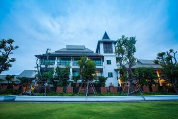 Hotel Huern Na Na Boutique