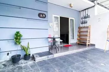 Panzió Surabaya Homey Near Airport