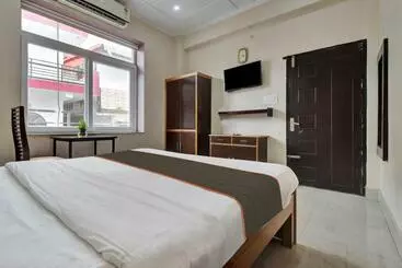 Collection O Hotel Shiv Bliss