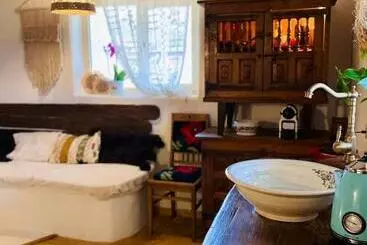 Aamiaismajoitus (B&B) Inside, The Village  Wooden Hideaway