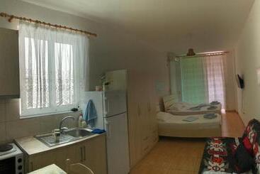 Pensione Villa Xhelili