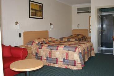 בית מלון כפרי Abel Tasman Motor Inn