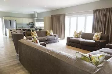 Brahman Hills   Gardens, Hotel & Cottages