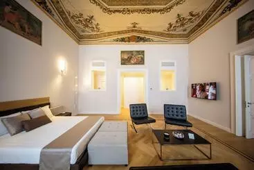 تختخواب و صبحانه Corso Grand Suites