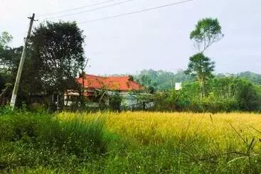 Resort Staymaker Nellimani Cottages