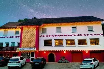 ユースホステル Gasthaus Zum Goldenen Löwen