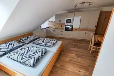 Retkeilymaja Malostranská Restaurace