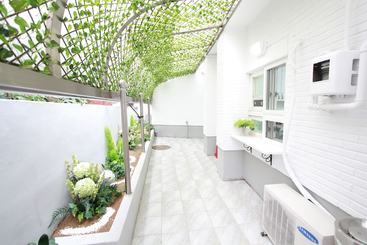 Seocho Guesthouse K  Hostel