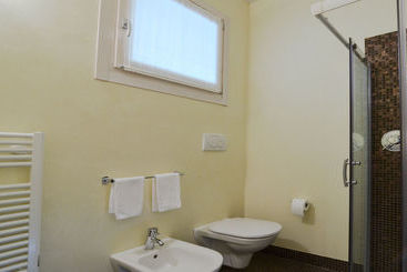 آپارتمانهای توریستها Sirmione Halldis Apartments