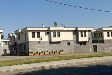 هتل آپارتمان Konak Home