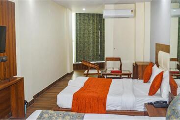 Fabhotel The Golf Inn