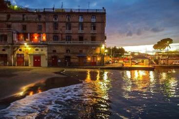 Yacht Club Capo Cervo Suites B&b