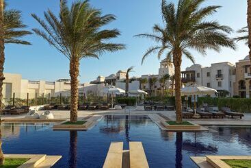 هتل Ancient Sands Golf Resort And Residences