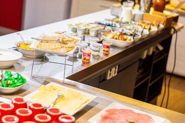 ホテル Initial By Balladins La Rochesuryon