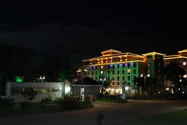 هتل Sogecoa Golden Peacock