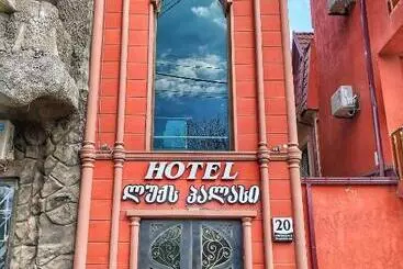 هتل Lux Palace