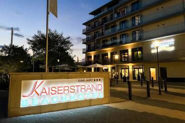 Seetelhotel Kaiserstrand Beach