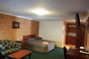 汽车旅馆  Cobar Town And Country Motor Inn