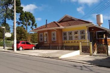 Bed & Breakfast Pousada Chez Tete