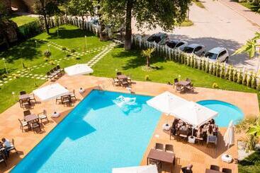 Limnades Hotel İznik