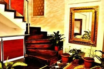 هتل The Gala Palace