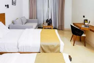 هتل آپارتمان Newcity Hotel & Suites