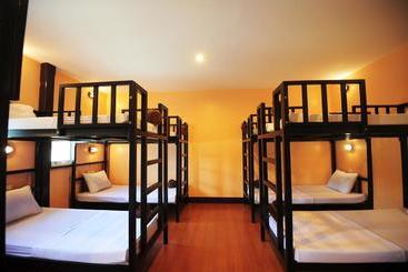 Slinky Hostel @ The Beach