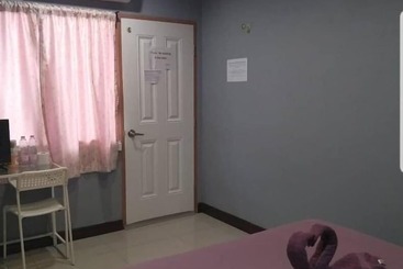 Wanderlust Bangkok Hostel