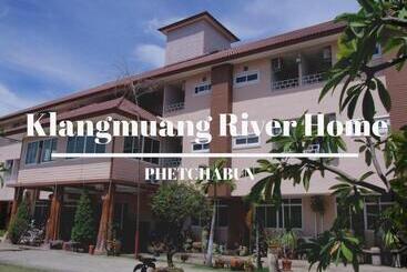 ホテル Klang Muang River Home