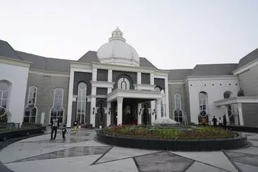 The Grand Nirvana Hotel And Resort