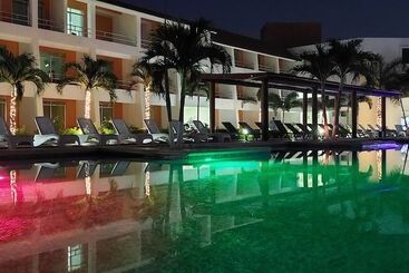 Otel Brisa Color Esmeralda