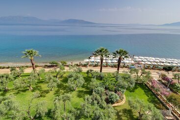 فندق Calamos Beach Family Club